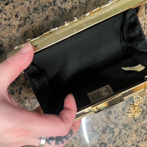 Bejeweled Chain Clutch - Picture 2 of 2